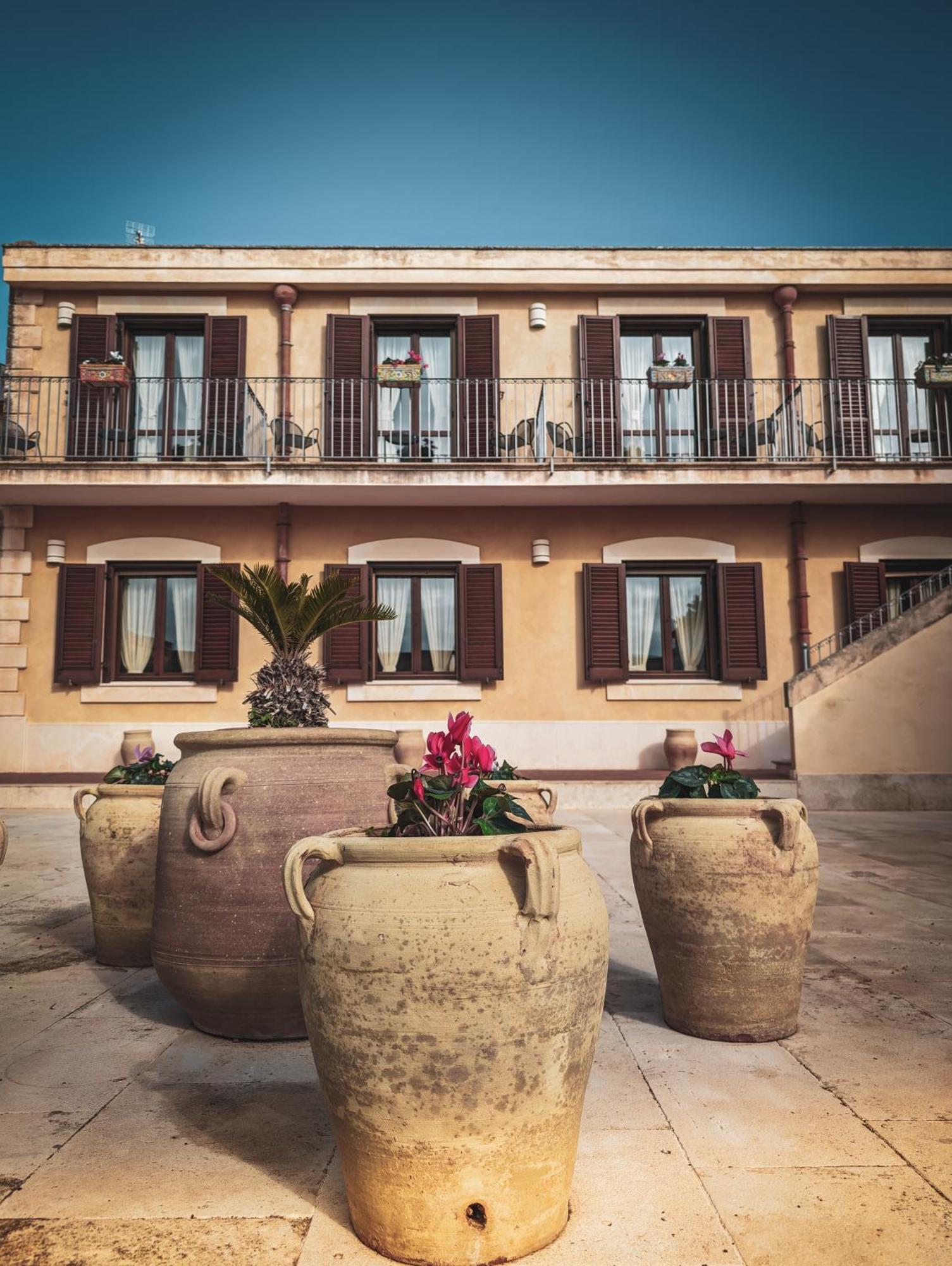 Hotel La Corte Del Sole Lido di Noto Exterior photo